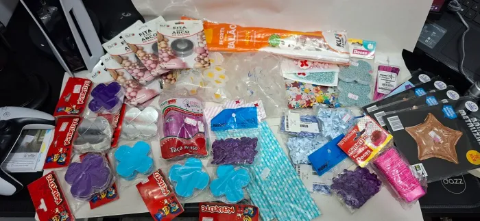 ? Lote de Artigos para Festas, Balões e Decoração - Diversos Itens