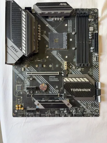 Placa mãe B550 tomahawk c defeito
