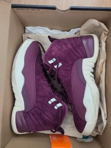 Jordan 12 Bordeaux