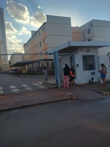 Alugo apartamento