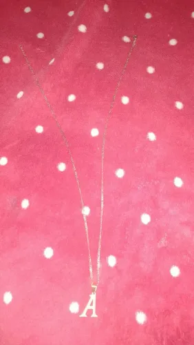 Vendo esse cordão da magoude original eu tenho ele mas de 4 anos nunca saio o brilho