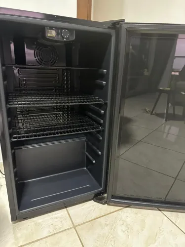 Cervejeira e frigobar 