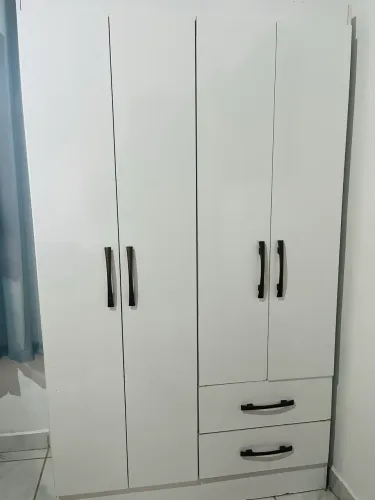 Vende -se Guarda roupa de solteiro 