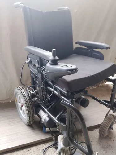 Cadeira de rodas motorizada profissional ortobras 