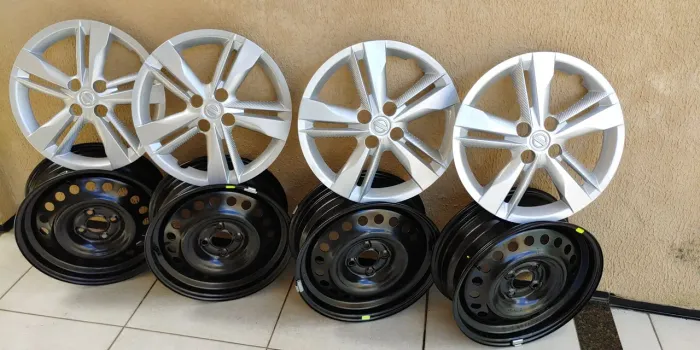 Rodas e calotas 16" novas. Furação 4x100