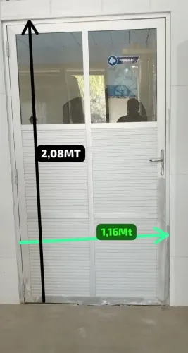 PORTA DE ALUMÍNIO COM VIDRO FIXO