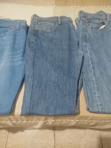 Calças jeans Levis semi Novas