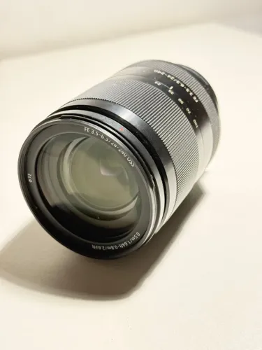 Lente SONY Fe 24-240mm 3.5-6.3 Seminova (preta)