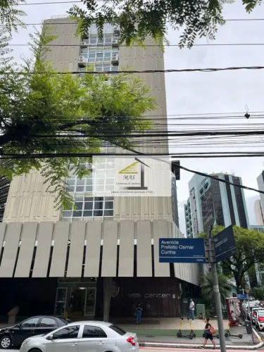 Excelente sala comercial de 162m², localizada no icônico centro comercial Ceisa Center