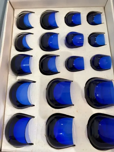 Copos em cristais azul