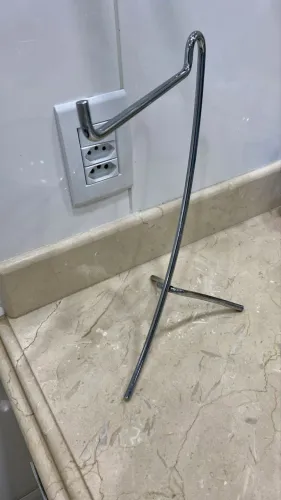Suporte porta toalha lavabo