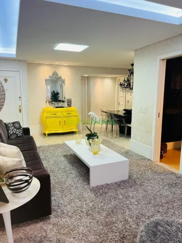 Oportunidade Única em Maringá: Apartamento de Luxo à Venda! Localização: Condomínio Edifíc