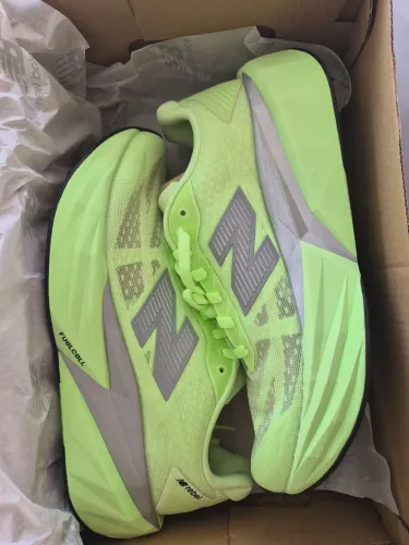 Tênis New Balance Fuelcell Rebel V5 Feminino Tamanho 36 Verde