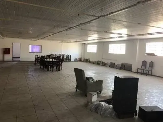 Ponto comercial/Loja/Box para aluguel e venda tem 1400 metros quadrados