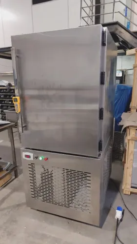Ultra congelador para 140 canecas inox