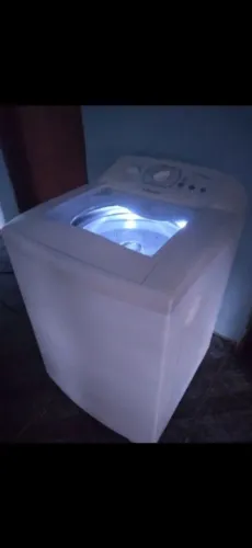 Máquina de lavar Electrolux 12kg com iluminação, lindona
