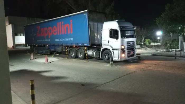Vendo 25.370 com mecânica do 25.320