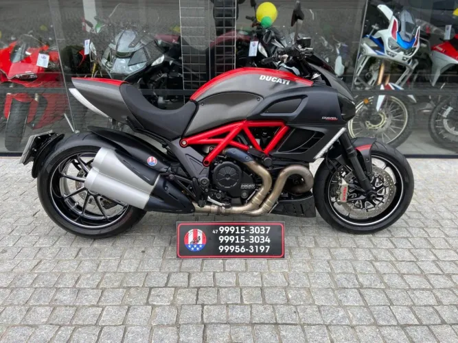 Ducati Diavel 1198 Carbon