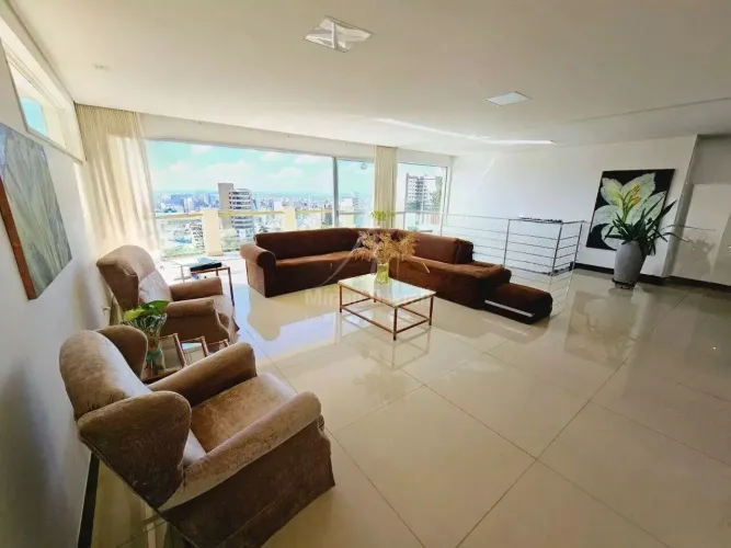 Casa com 5 quartos (5 suítes) no bairro Sion