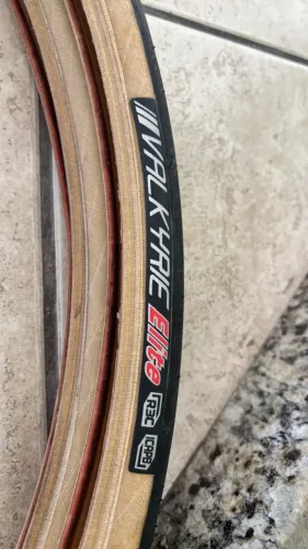 Par de Pneu Speed Kenda Valkyrie Elite Icp Kevlar Speed 700x30 Fx Marrom (preço do par)