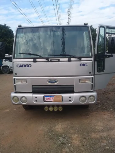Ford cargo 816  plataforma de guincho. 6 50 metros Ano 2013.   