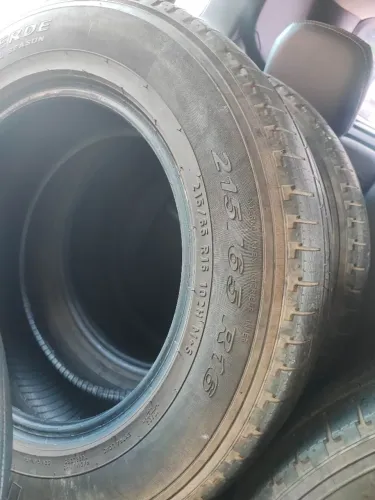 2 Pneus scorpion 215/65 R16