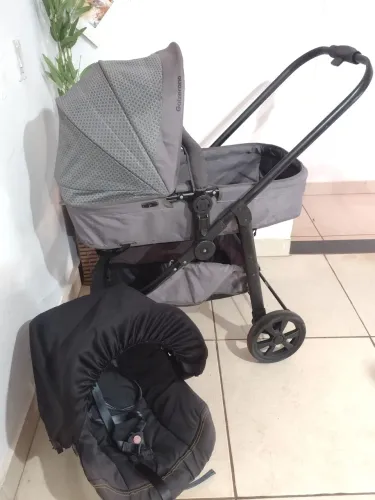 Carrinho moisés+ bebê conforto