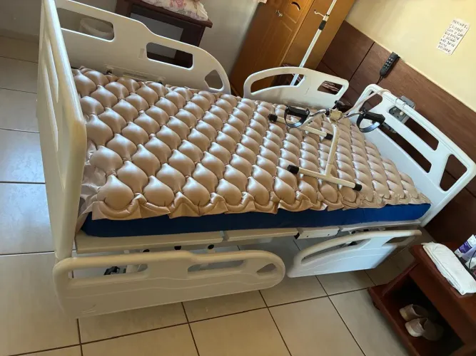 Cama hospitalar elétrica