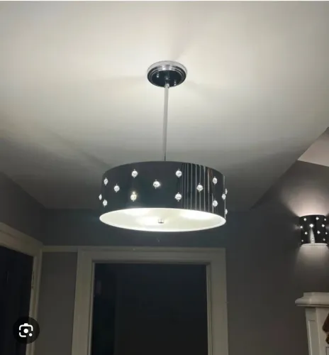 Luminária de teto como tá na foto não acompanha lapadas