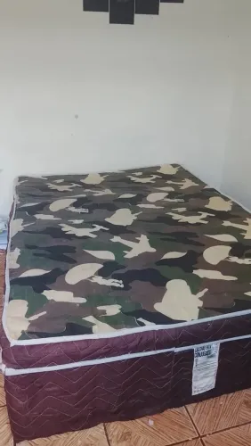 Cama de casal usada