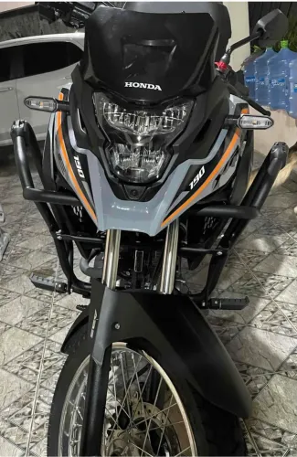 Honda XRE ADV muito nova 