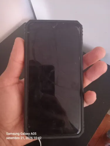 Vende-se 2 celulares, Um Motorola, e um Samsung a20.