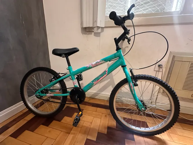 Bicicleta infantil aro 20 seminova 