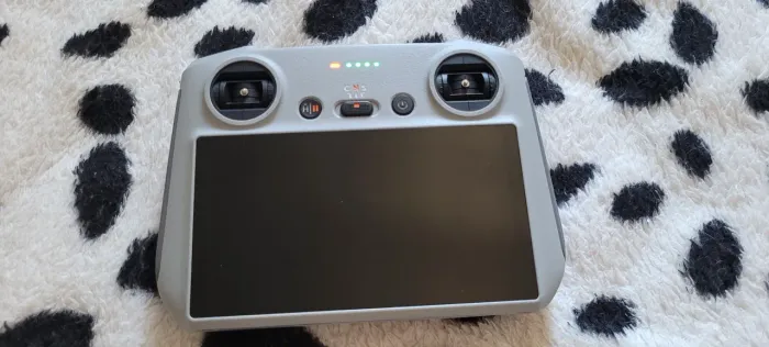 Vendo controle Dji RC com o display queimado para troca de peças