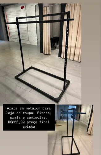 Arara de meio de loja