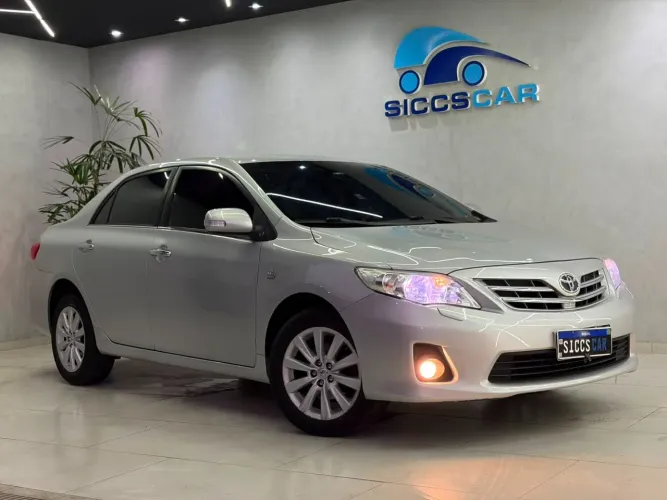 Toyota Corolla Altis 2.0 Flex 16V Aut. 2014