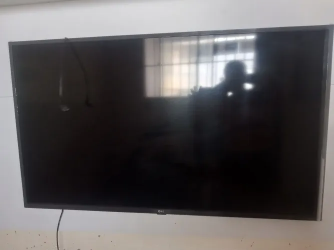 Vendo tv 43 polegadas LG nova
