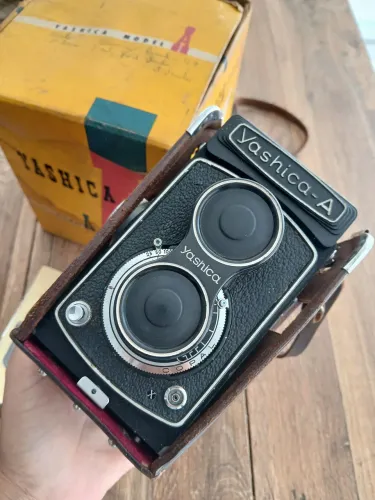Máquina fotográfica Yashica Vintage