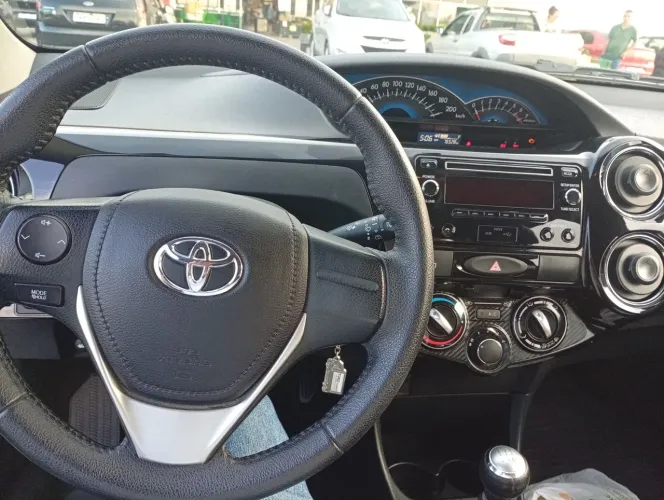 Toyota Etios Cross 1.5 Flex 16V 5P Mec. 2015