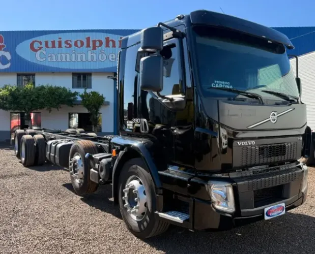VOLVO VM 330 2021 8X2 474 MIL KM
