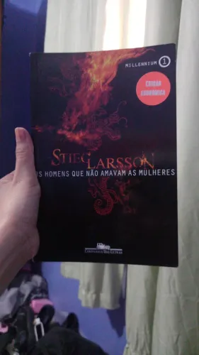 Os homens que não amavam as mulheres - Stieg Larsson
