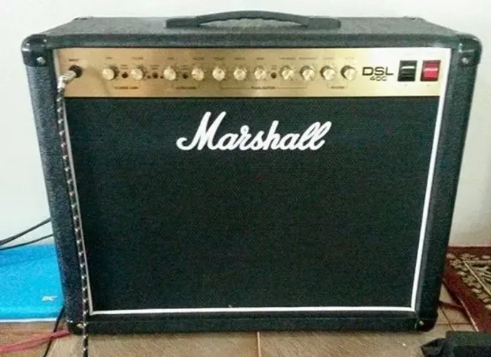 Amplificador Marshall DSL-40C