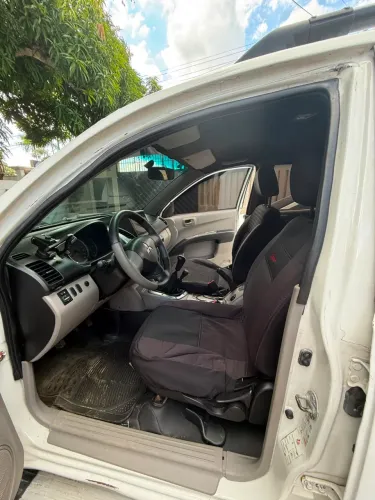 Mitsubishi L200 Triton HPE 3.2 CD TB Int.diesel MEC 2013