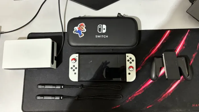 Nintendo Switch Oled + cartão de 128gb + 7 jogos