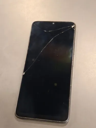 Celular Xiaomi Redmi 13C ?