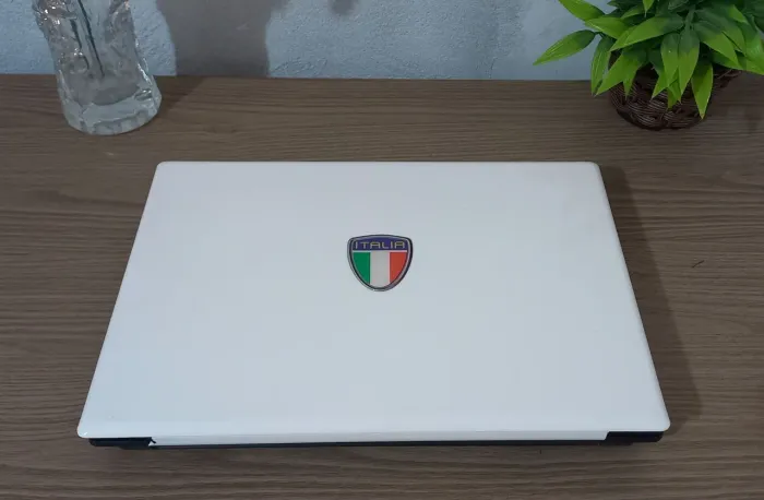 Notebook Intel White Italy ?