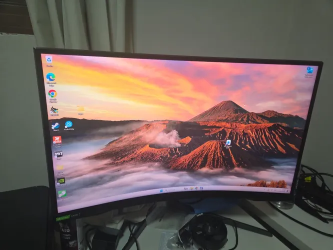 Odyssey G7 27" Qled - curvo - Qhd - 1ms - 240hz - Gsync - Hdr600