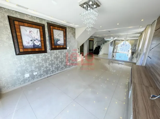 Duplex Excepcional em Zona 07 3 Quartos e Terraço Privativo!