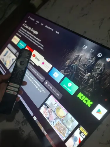 Smart tv TCL 32 POLEGADAS (com uma pequena mancha lado direito) 