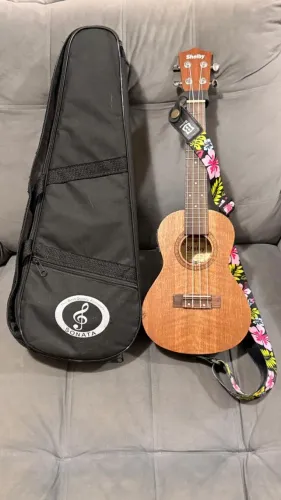 Ukulele Shelby Concert Elétrico SU-23ME + Capa + Correia - Estado de Novo